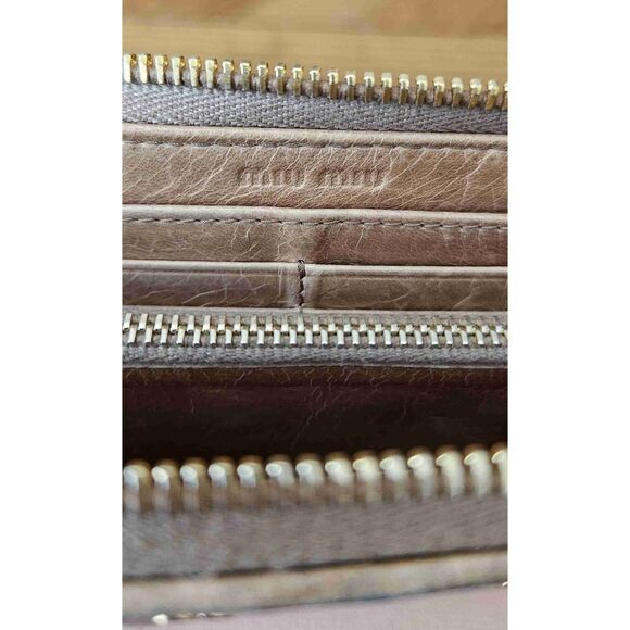 Miu Miu Beige Matelassé Wallet - Picture 10 of 13